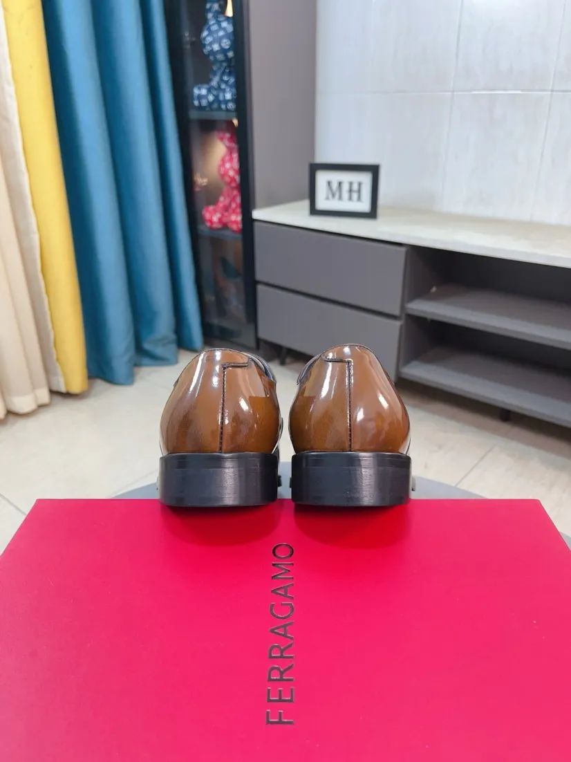 Ex-factory price 560🌸🌸Water dyed cowhide 🆘[Salvatore Ferragamo] Ferragamo’s latest casual business leather shoes for men! Available at counters simultaneously! The fabric is made of specially imported original suede calfskin, and the interior is made of imported water-dyed cowhide. It is absolutely luxurious and leads the fashion trend. Matching code: 38-44 45 customized